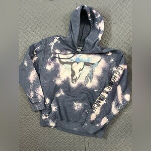Gildan blue tie dyed Bull Skull Hoodie unisex medium by g-g home and ranch
